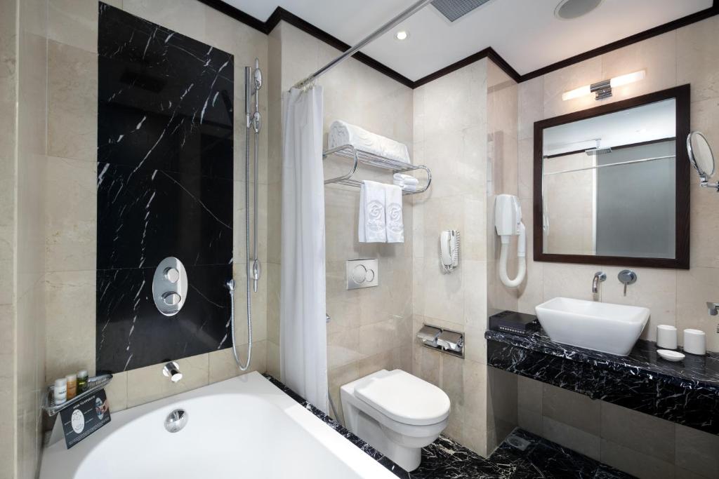 Premium Deluxe Double or Twin Room – Free Jacuzzi