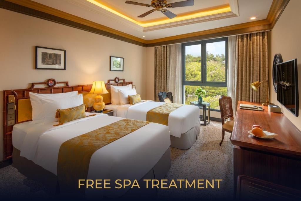 Deluxe Double or Twin Room – Free Traditional Costume