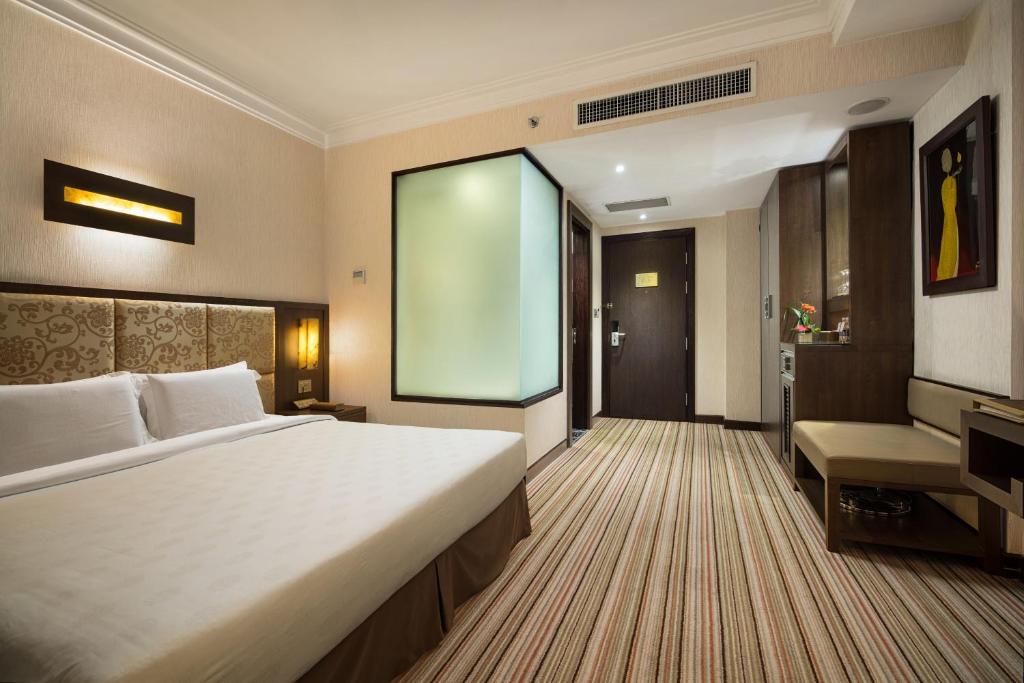 Premium Deluxe Double or Twin Room – Free Jacuzzi