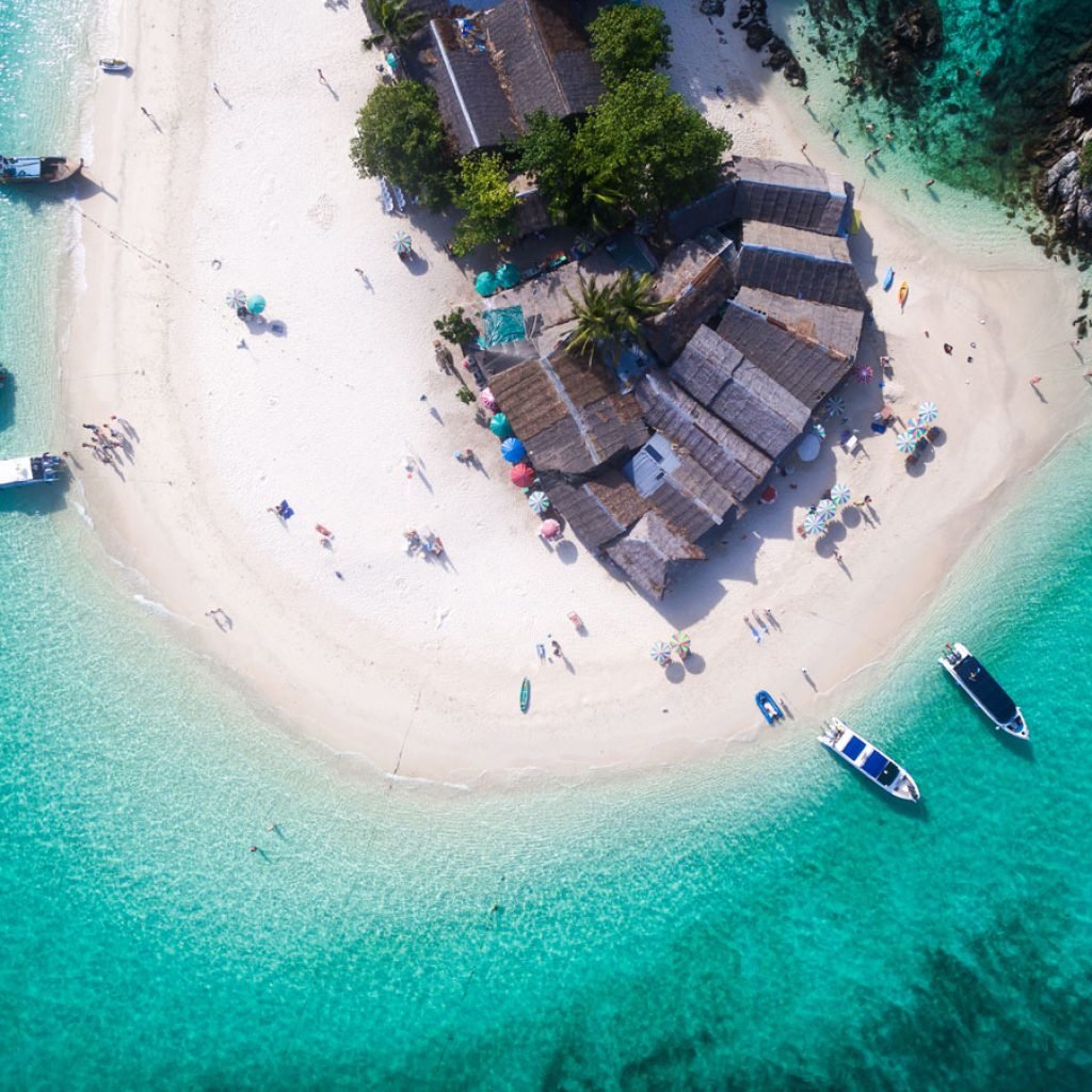 Phuket : une journée  maya bay/don phi phi Kay Island   snorkeling + transfert hotel + buffet repas