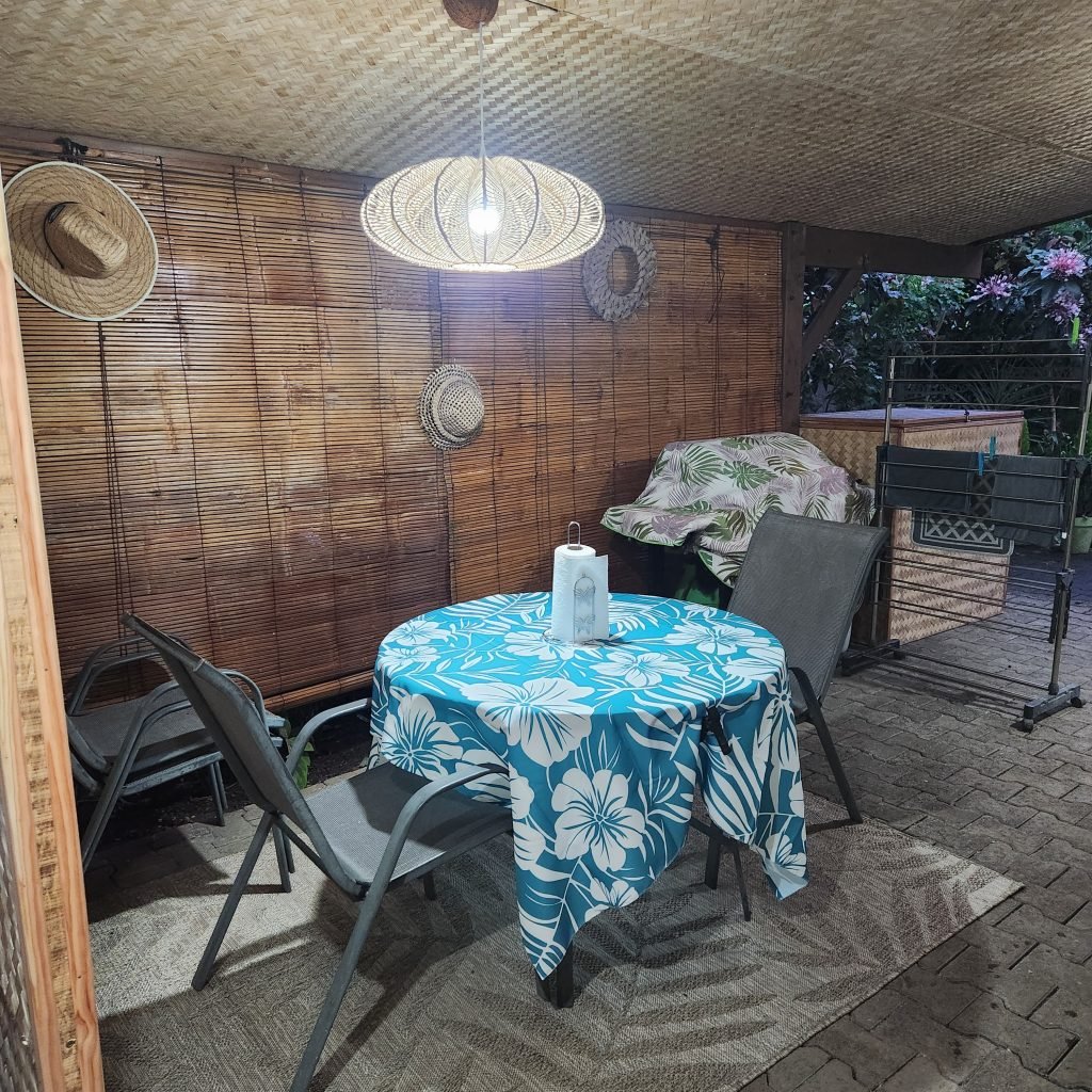Bungalow climatisé, avec piscine dans jardin tropical