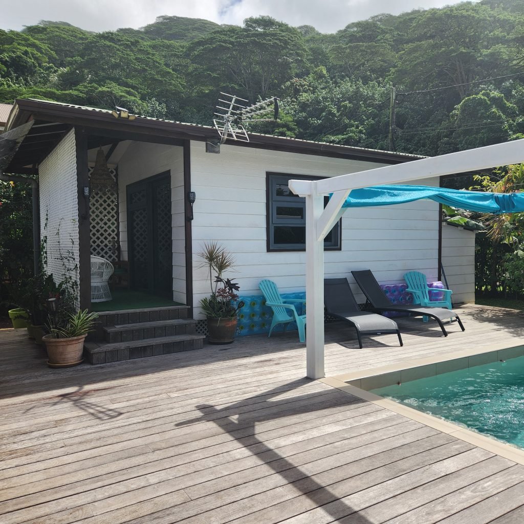 Bungalow climatisé, avec piscine dans jardin tropical